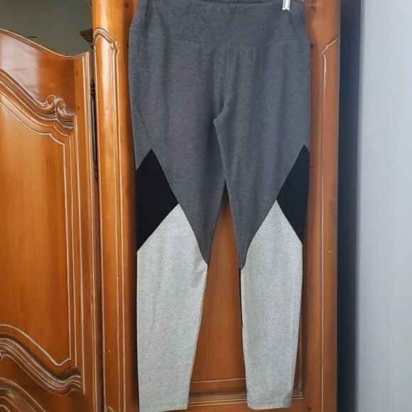 Athletic gry/black leggings. Size large. Great work out pants. - Picture 1 of 9